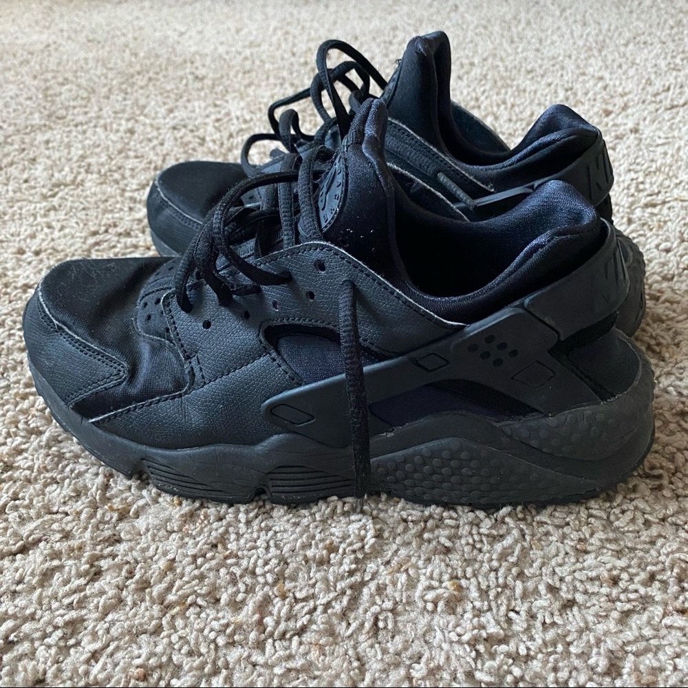Black Nike Huarache l